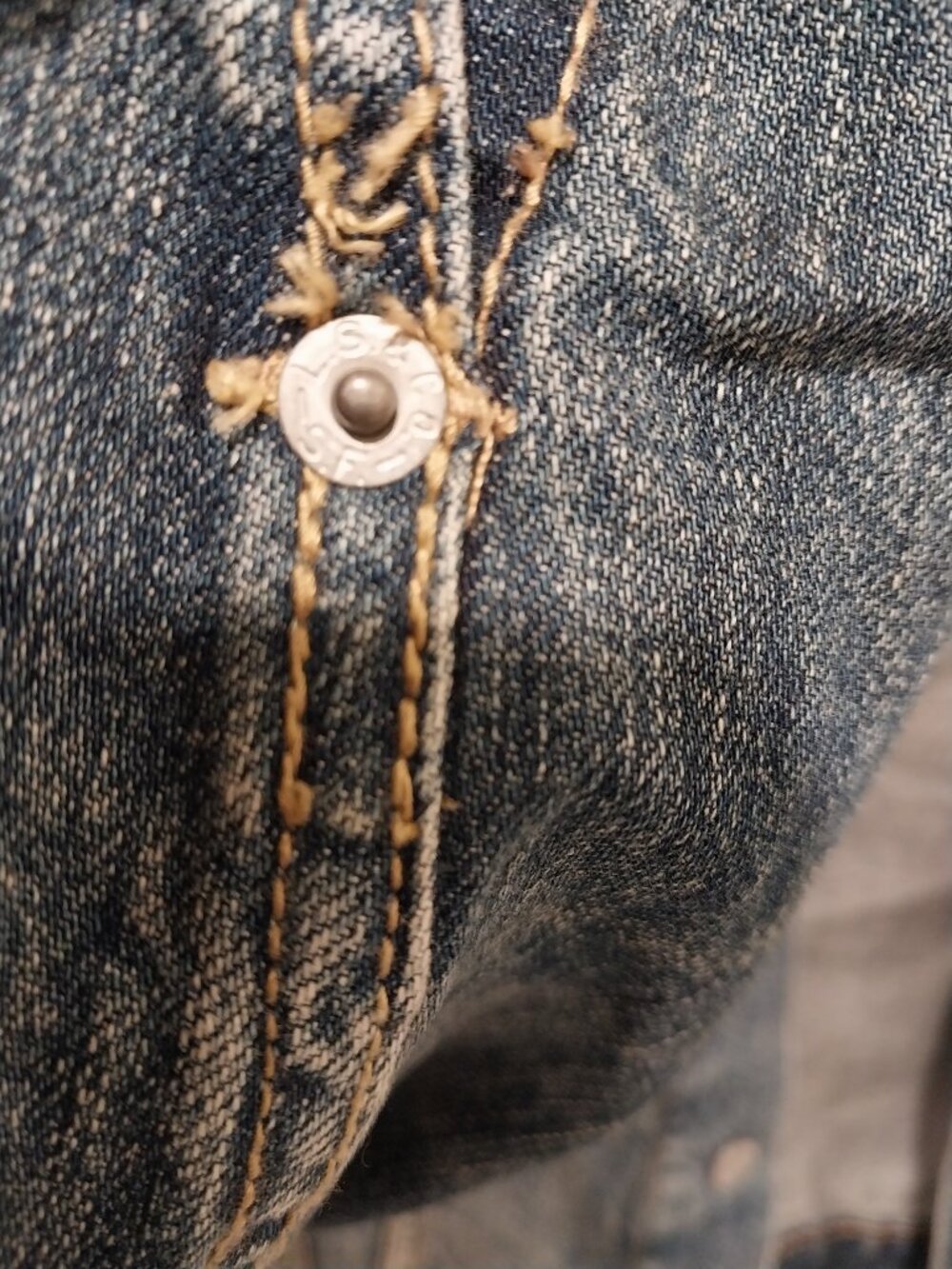 Levi's Strauss Vintage Distressed Jean Jacket - Picture 10 of 12